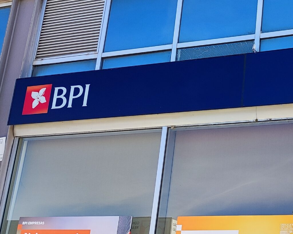 Reclamo Luminoso Banco BPI